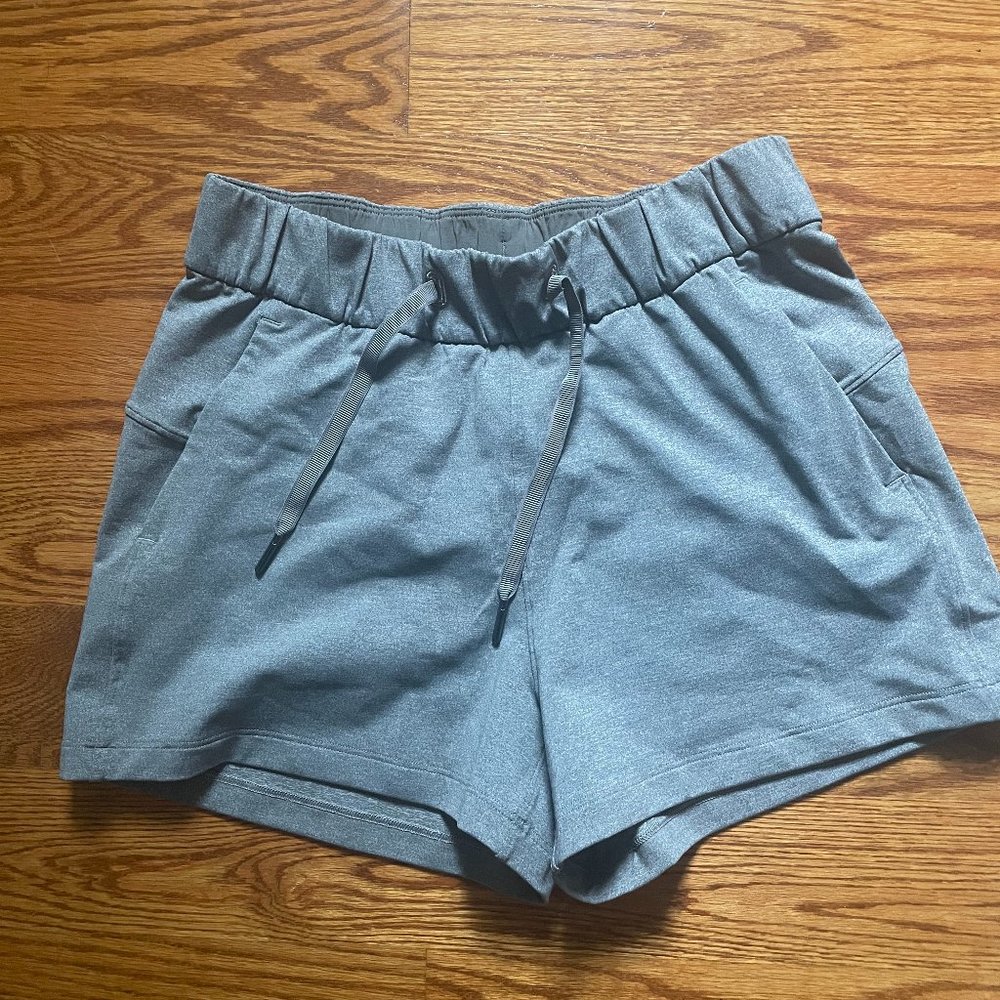 New Lululemon Shorts Size 2!